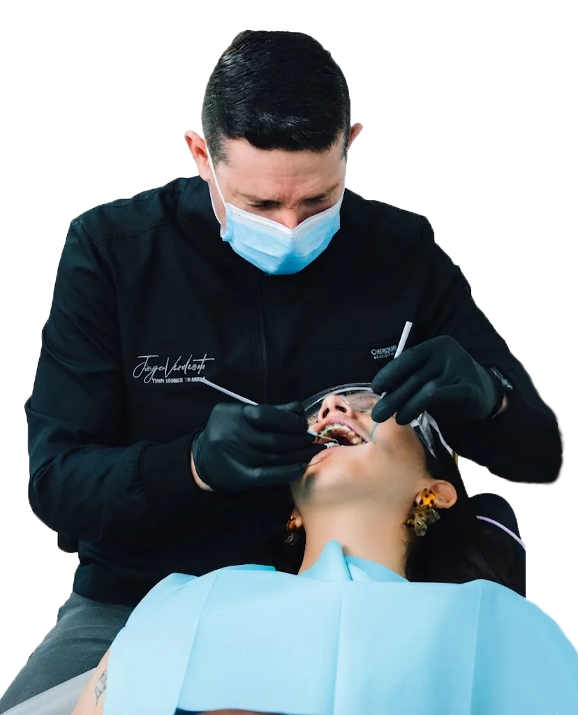 Procedimiento de cirugía dental en OMI Dental